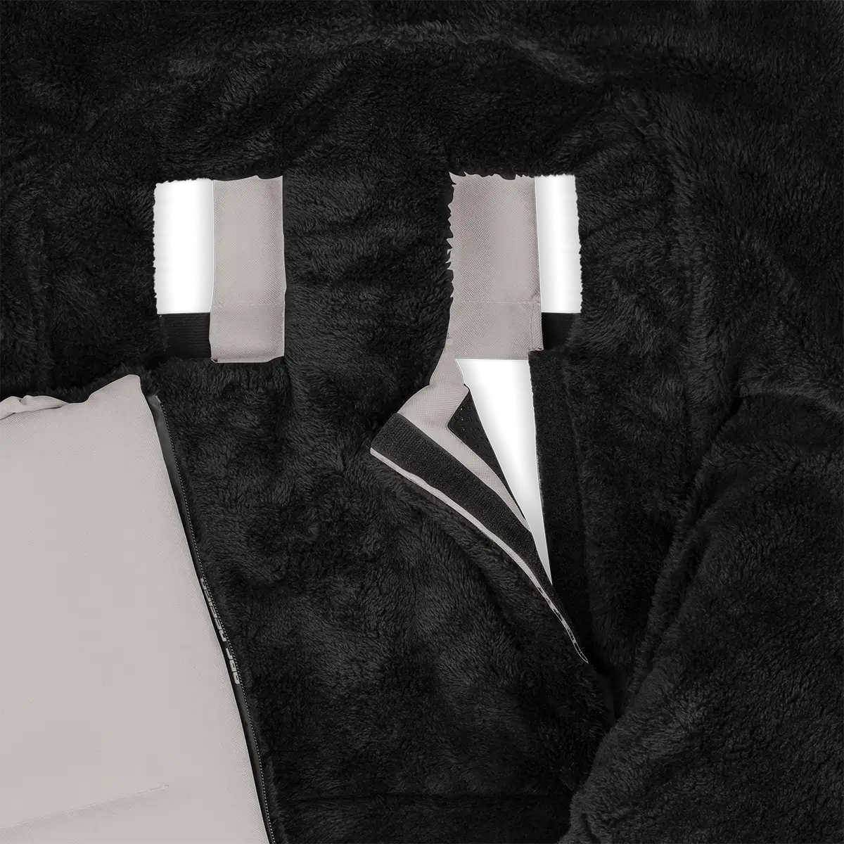 Fessure per la guida della cintura a 5 punti