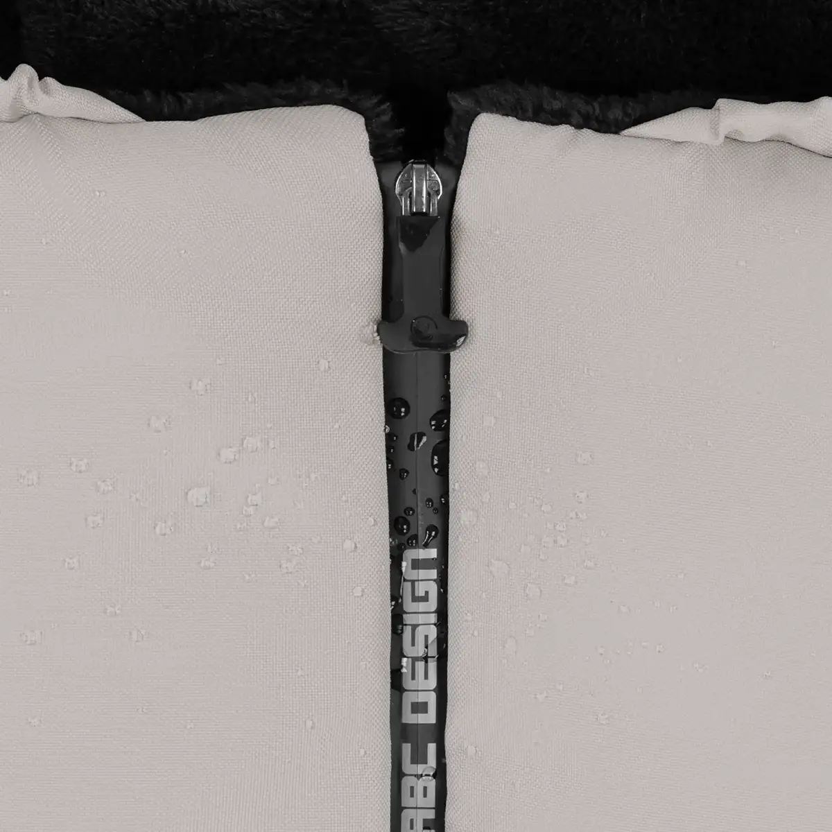 Non lascia passare vento e umidità