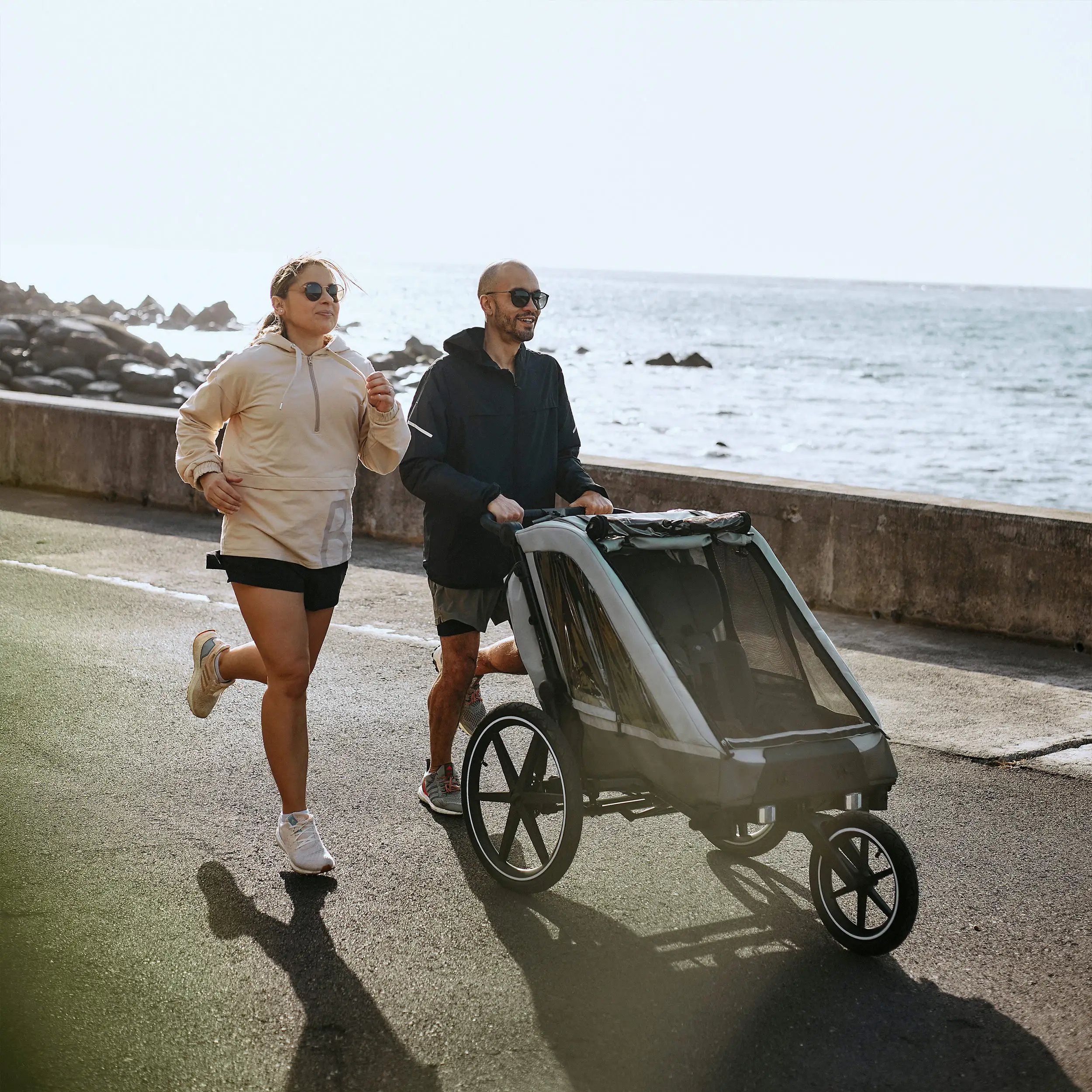 Rimorchio per biciclette Tour 2 con 2 comodi sedili e Ruote con camera d’aria - Olive